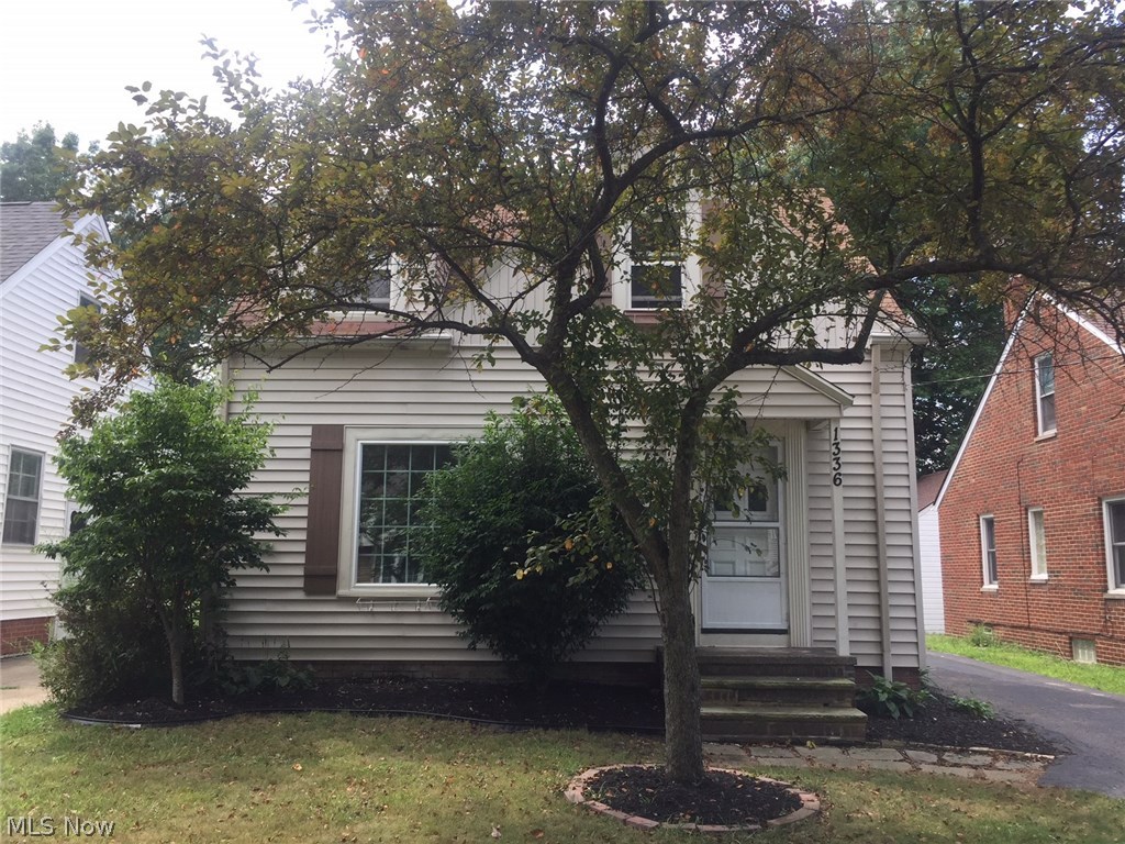 1336 Argonne Road Cleveland, OH 44121 - Photo 2 of 8