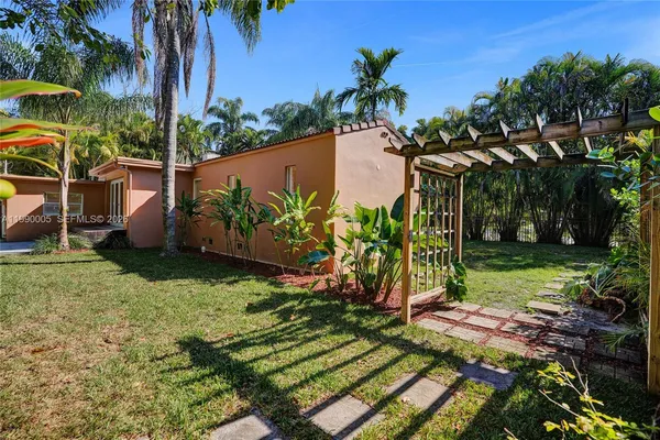 $6,200 | 20 Northwest 101st Street, Miami Shores, FL 33150