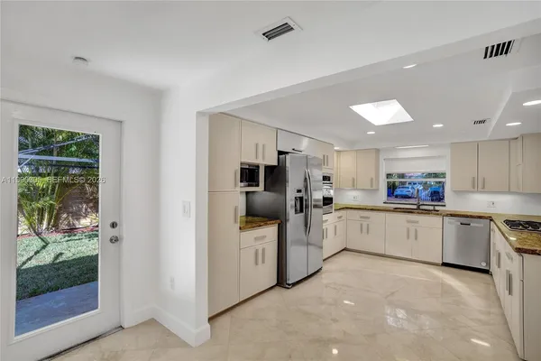 $6,200 | 20 Northwest 101st Street, Miami Shores, FL 33150