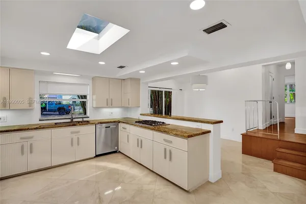 $6,200 | 20 Northwest 101st Street, Miami Shores, FL 33150