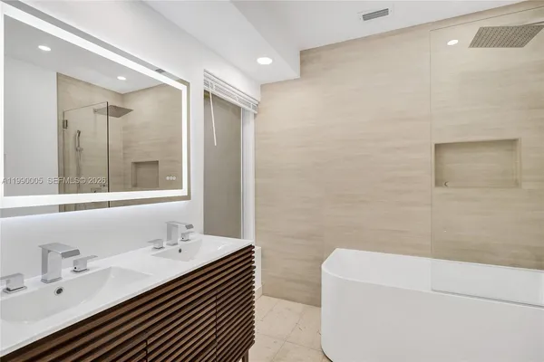 $6,200 | 20 Northwest 101st Street, Miami Shores, FL 33150