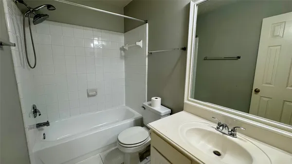 $1,900 | 226 South Walden Elms Circle, The Woodlands, TX 77382