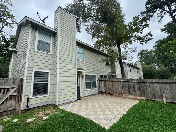 $1,900 | 226 South Walden Elms Circle, The Woodlands, TX 77382
