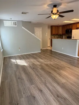 $2,000 | 226 South Walden Elms Circle, The Woodlands, TX 77382