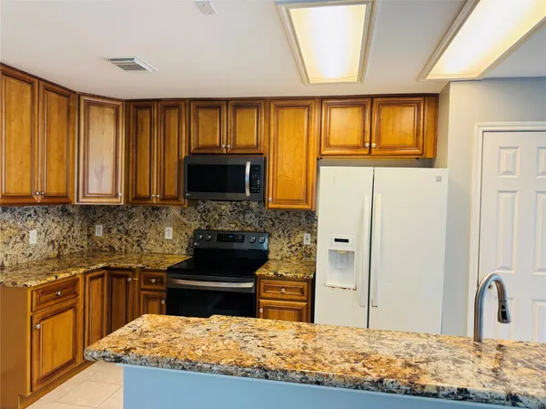 $1,900 | 226 South Walden Elms Circle, The Woodlands, TX 77382
