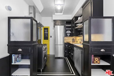 $749,000 | 3348 James M Wood Boulevard, Unit 10, Los Angeles, CA 90006