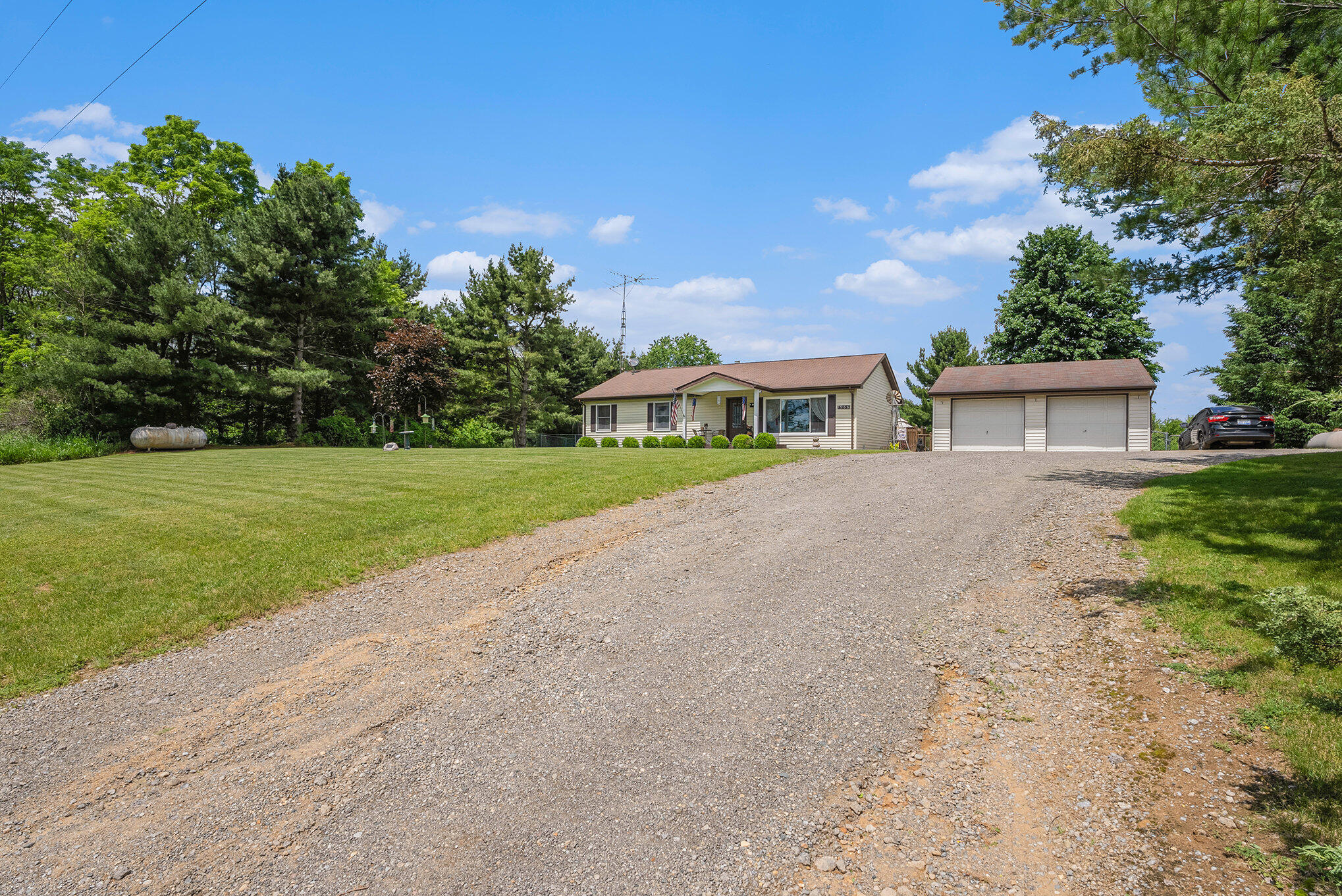 7966 Cain Road Jackson, MI 49201 - Photo 1 of 37 003_a7s07188