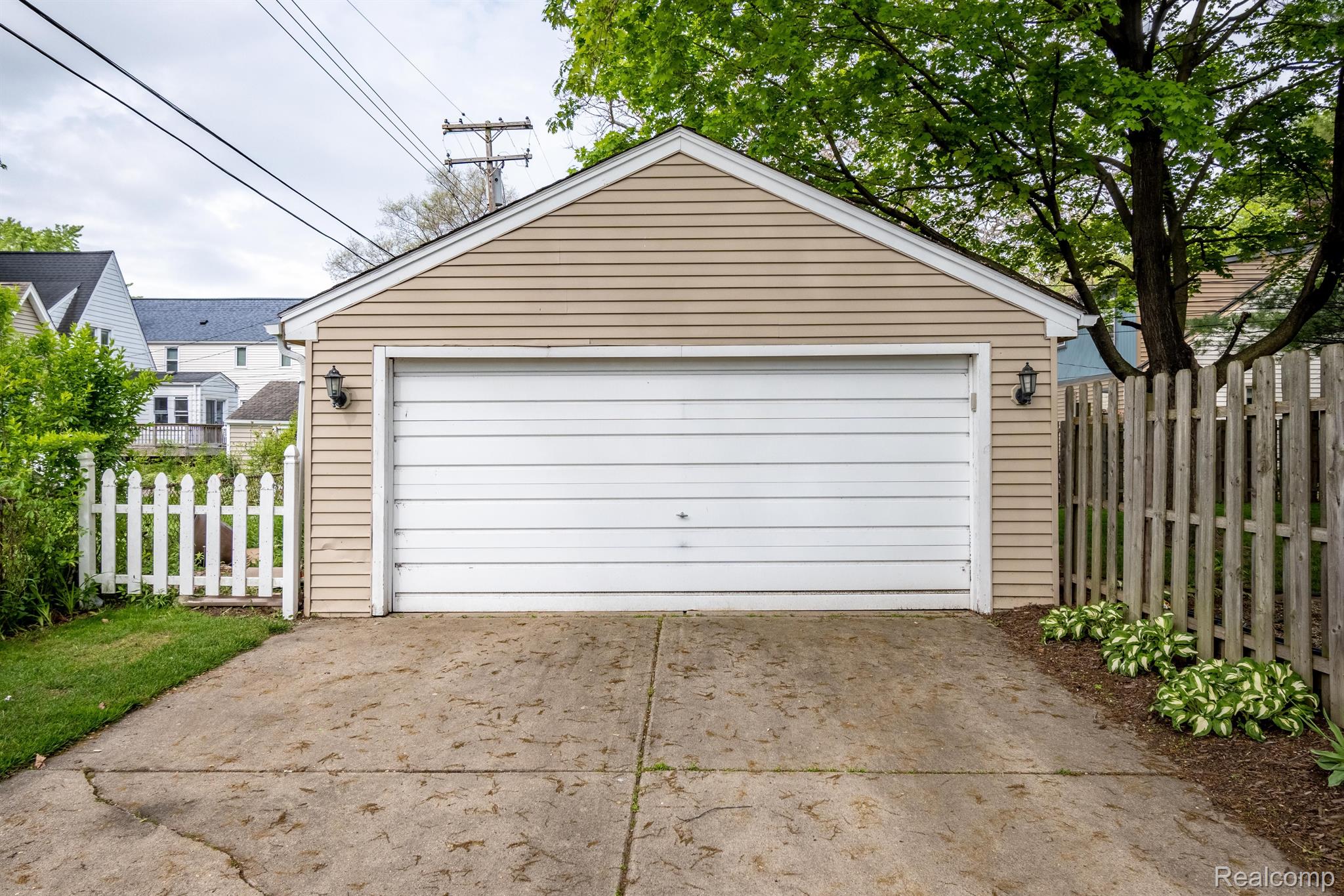 2119 Columbia Road Berkley, MI 48072 - Photo 32 of 39 Gallery Image 32