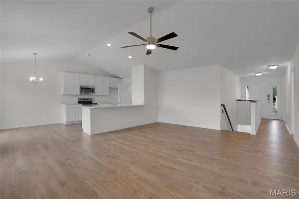 $374,272 | 1613 Winding Mdws Drive, Fenton, MO 63026