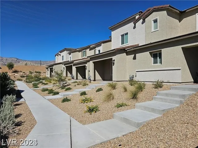 $1,800 | 10775 Ditchburn Court, Las Vegas, NV 89166