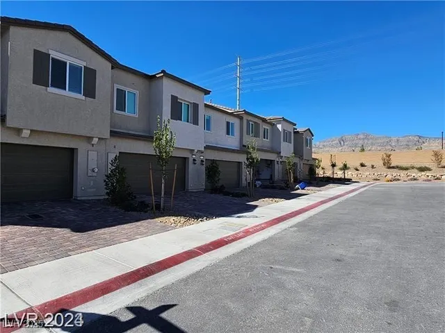 $1,800 | 10775 Ditchburn Court, Las Vegas, NV 89166