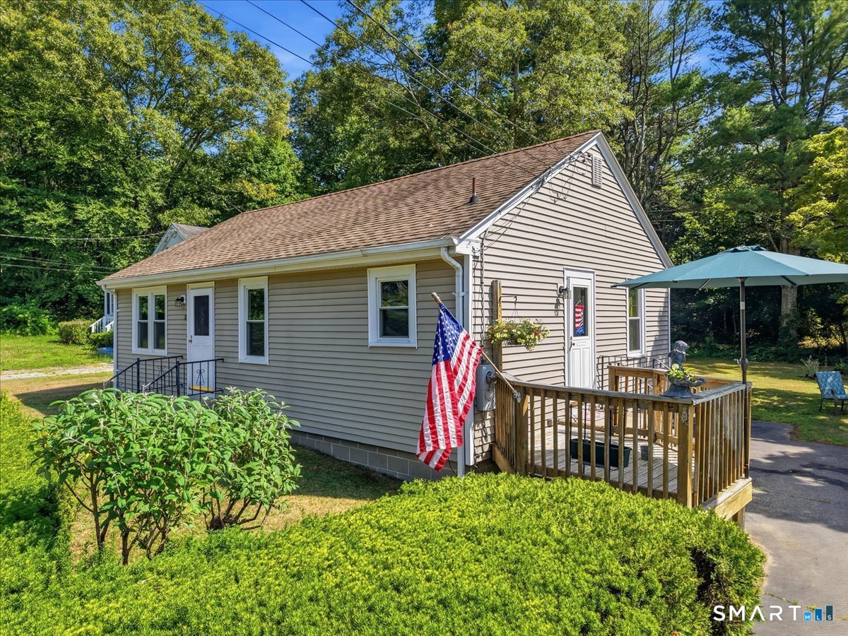 8 Mill Cove Road Ledyard, CT 06335 - Photo 2 of 31