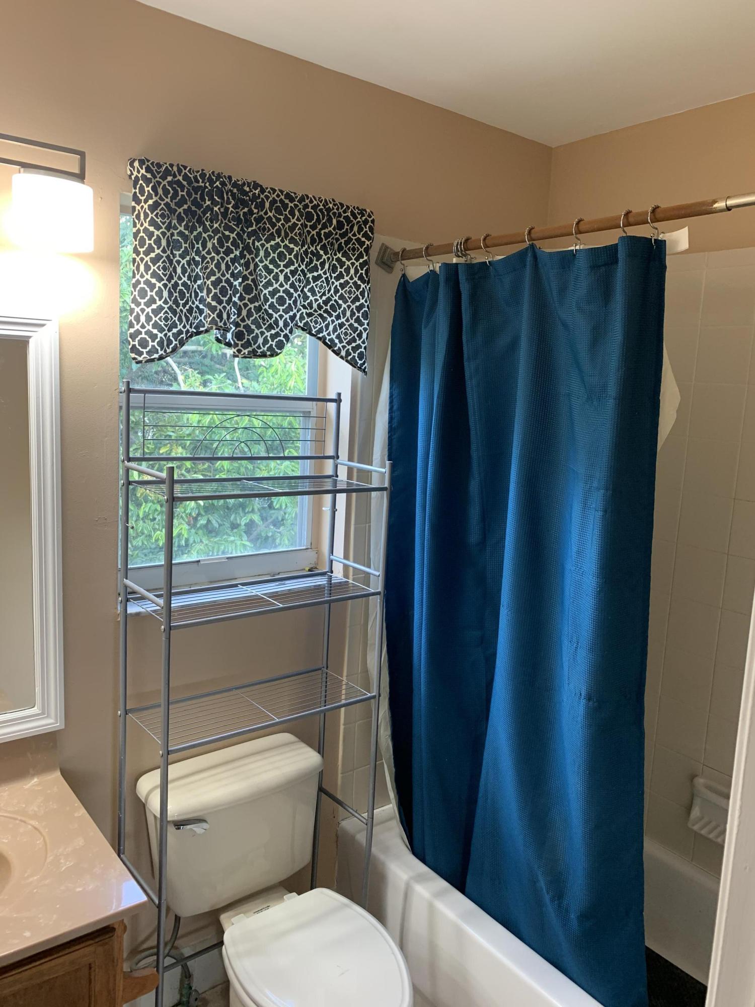 1023 Fosters Mill Road Boynton Beach, FL 33436 - Photo 12 of 22 2nd Bathroom
