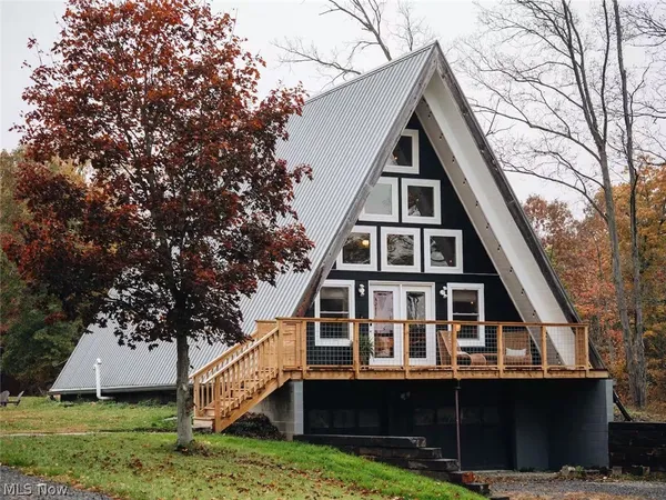 $525,000 | 2793 Barclay Messerly Road, Southington, OH 44470