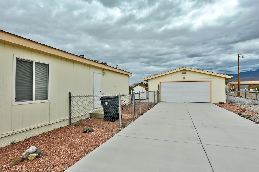 860 Greenwood Road Pahrump, NV 89060 - Photo 5 of 46 Gallery Image 5