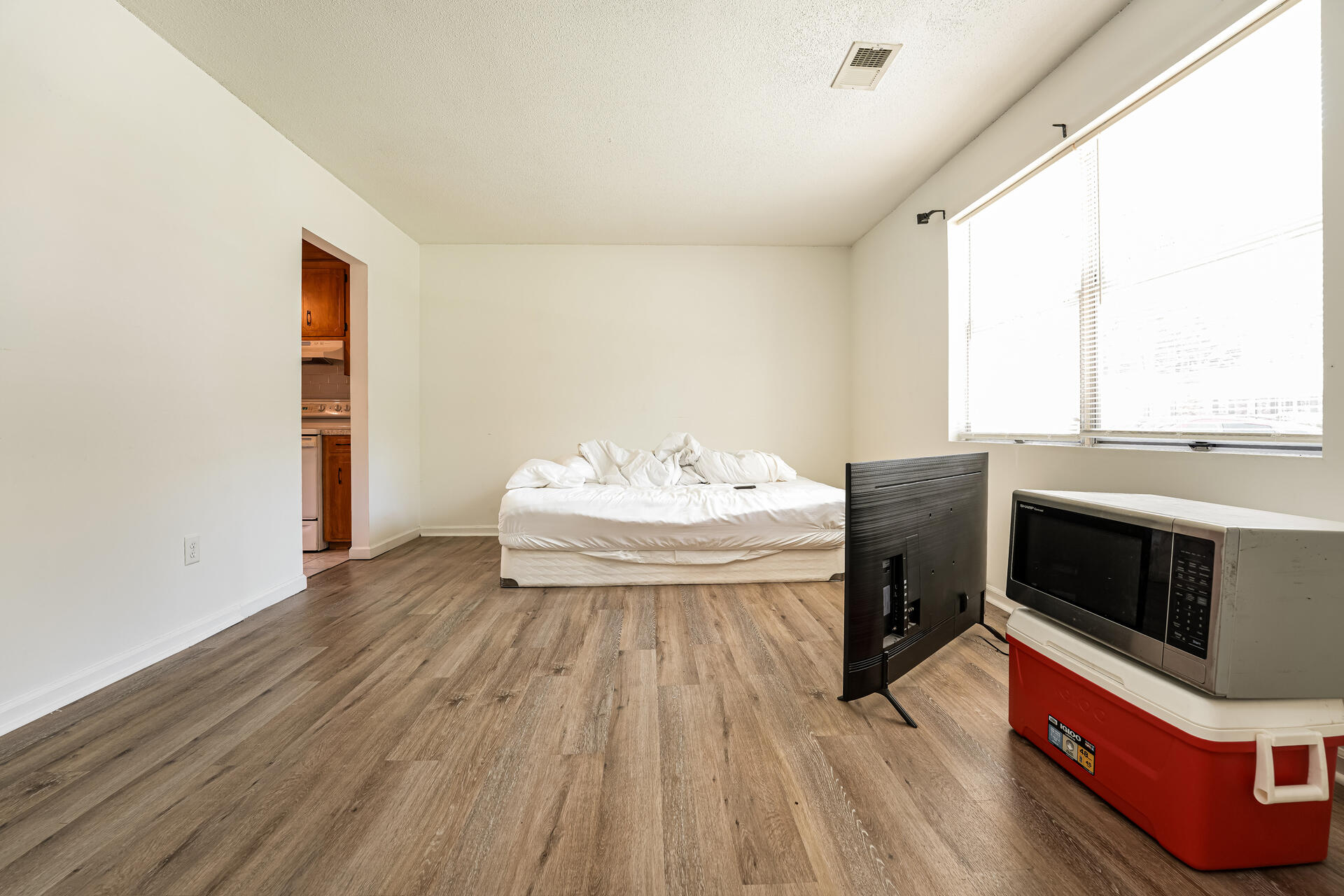 111 Finch Street Ladson, SC 29456 - Photo 10 of 15 10-photo-Bedroom-10fb3640-01b4-418e-bba1