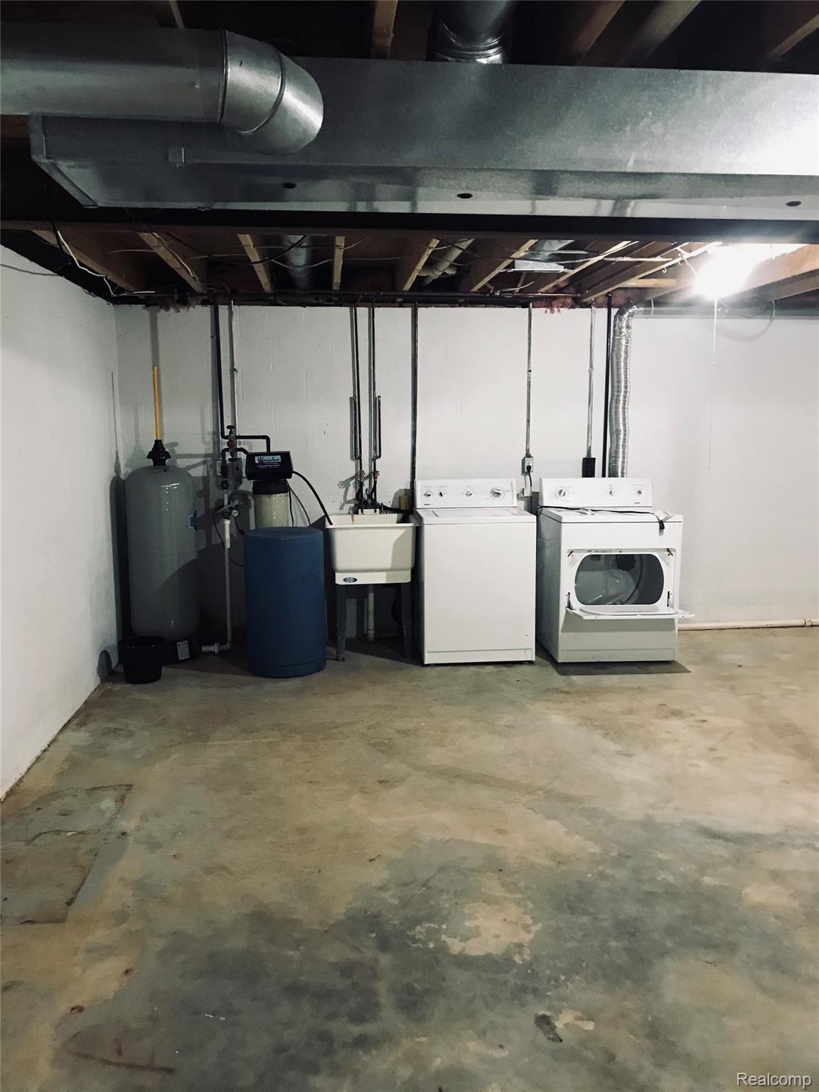 5189 Stewart Road Lapeer, MI 48446 - Photo 21 of 31 D0627291-B125-4377-AA68-3C6BF5D0CE15.jpeg