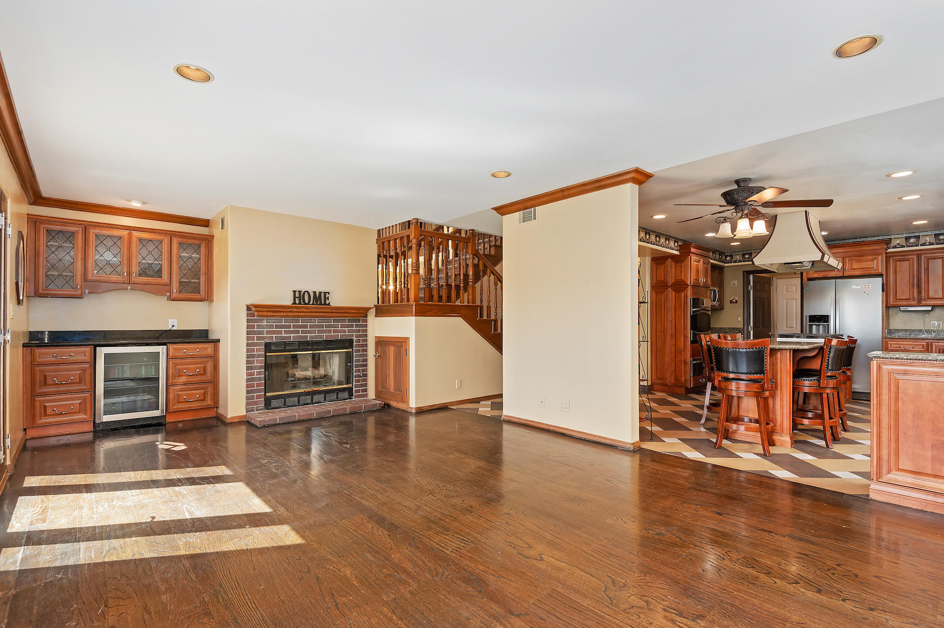 140 Ocean View Avenue Carpinteria, CA 93013 - Photo 12 of 38 12 - Family Room