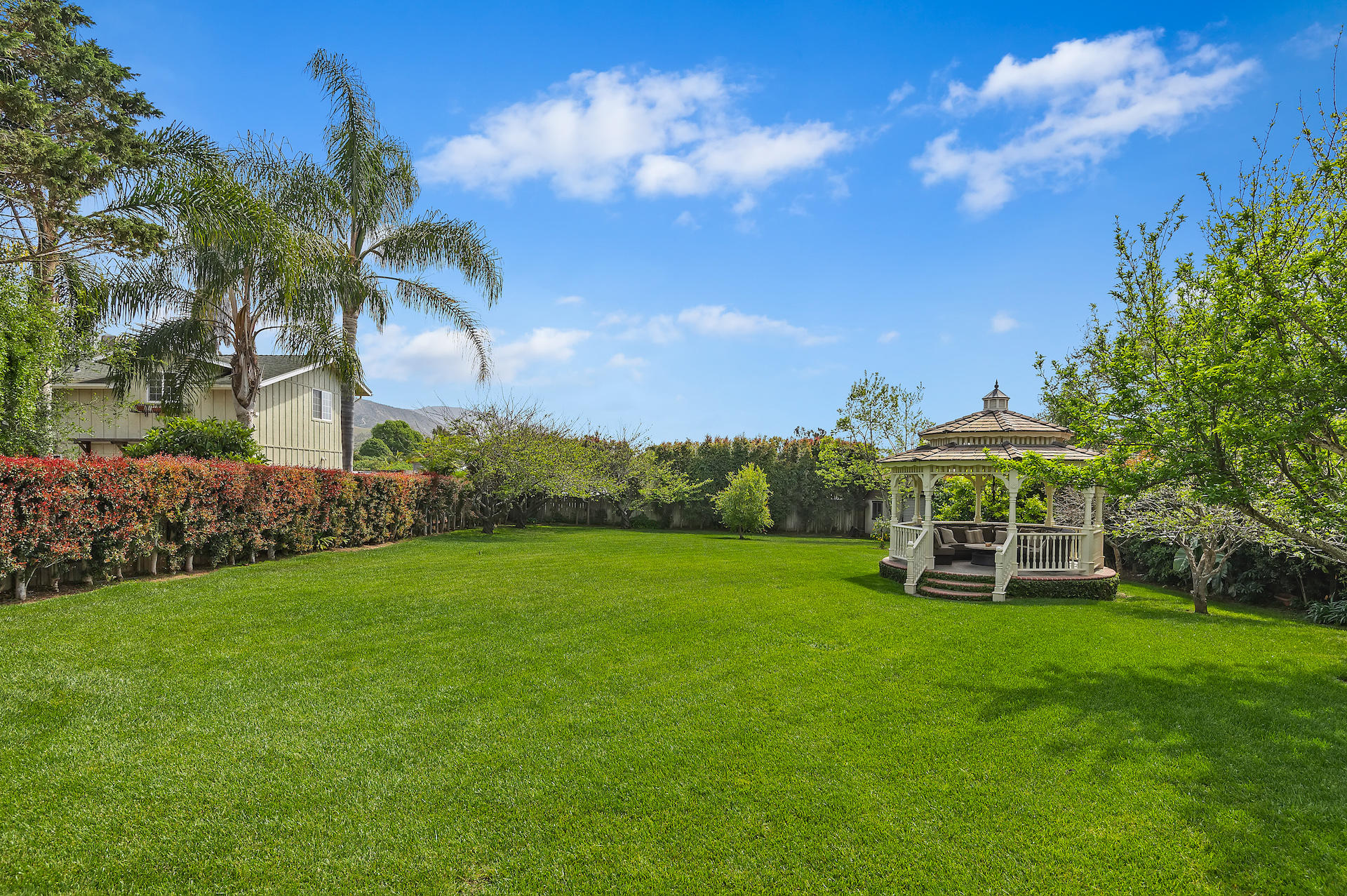 140 Ocean View Avenue Carpinteria, CA 93013 - Photo 16 of 38 16 - Back Yard