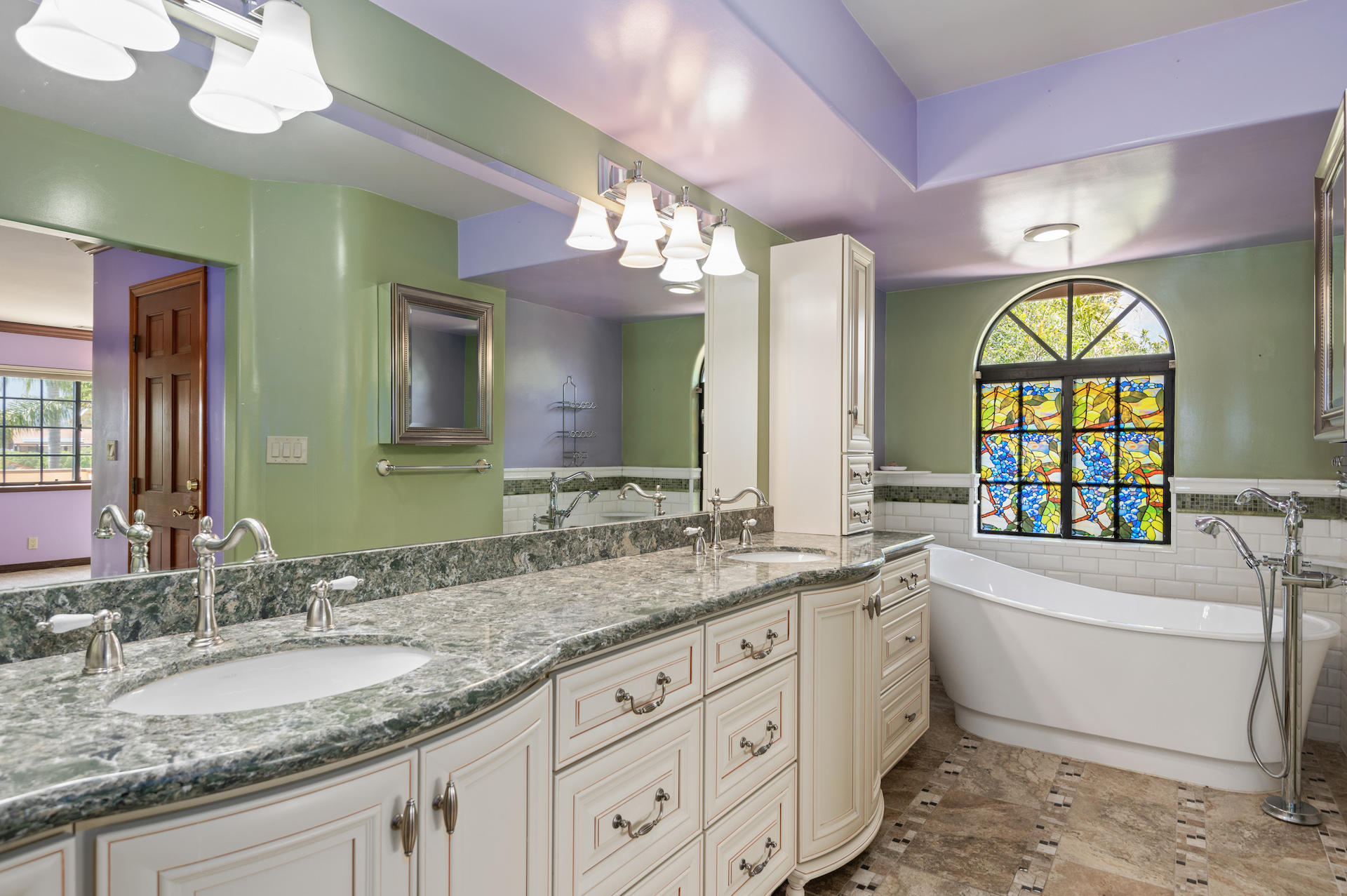 140 Ocean View Avenue Carpinteria, CA 93013 - Photo 26 of 38 26 - Primary Bathroom