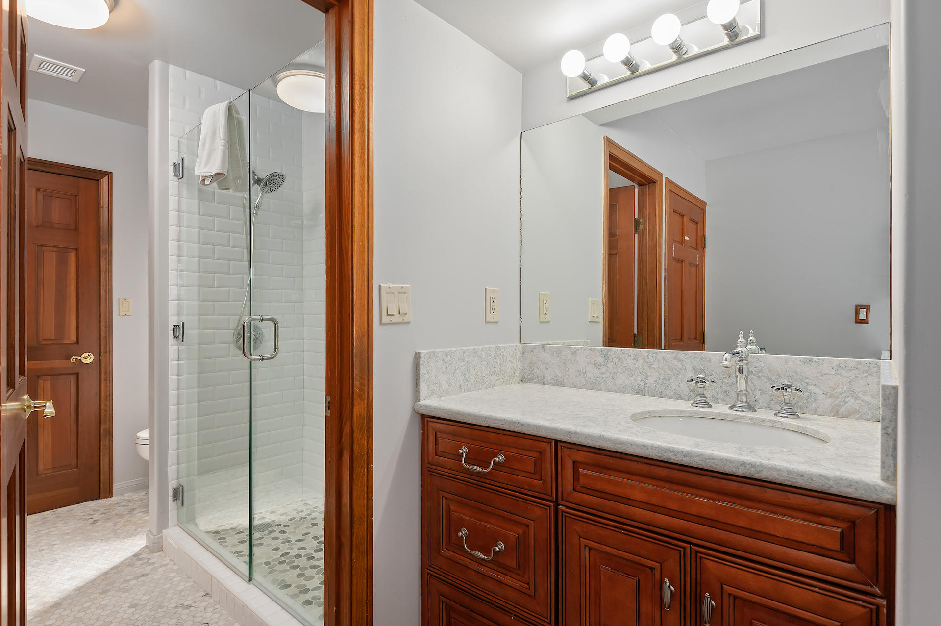 140 Ocean View Avenue Carpinteria, CA 93013 - Photo 30 of 38 30 - Bathroom 2