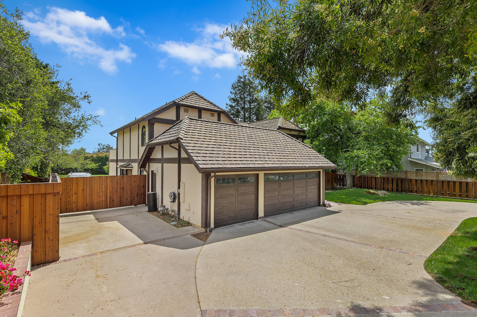 140 Ocean View Avenue Carpinteria, CA 93013 - Photo 3 of 38 03 - Street View