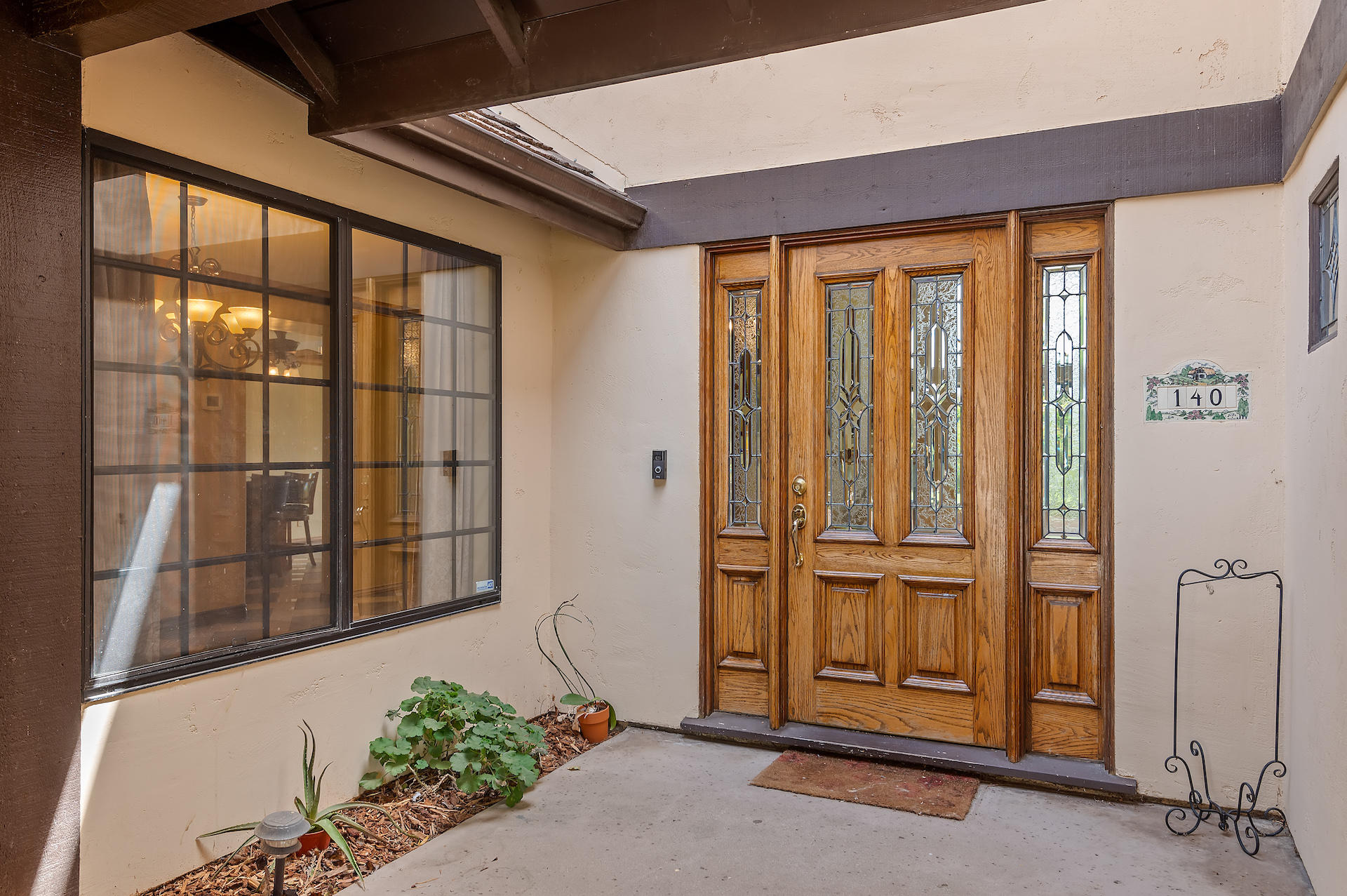 140 Ocean View Avenue Carpinteria, CA 93013 - Photo 5 of 38 05 - Entrance