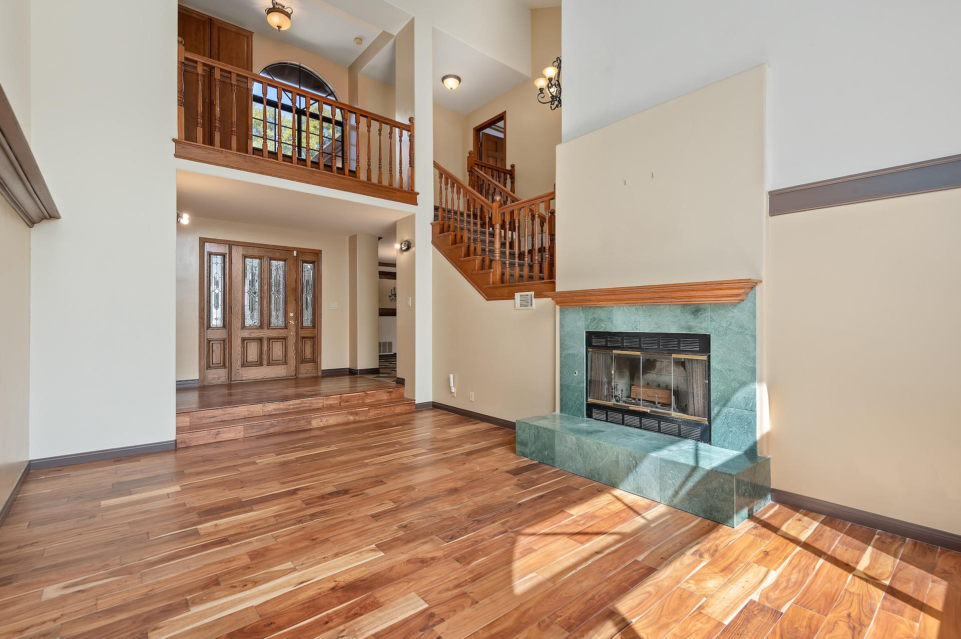 140 Ocean View Avenue Carpinteria, CA 93013 - Photo 6 of 38 06 - Living Room