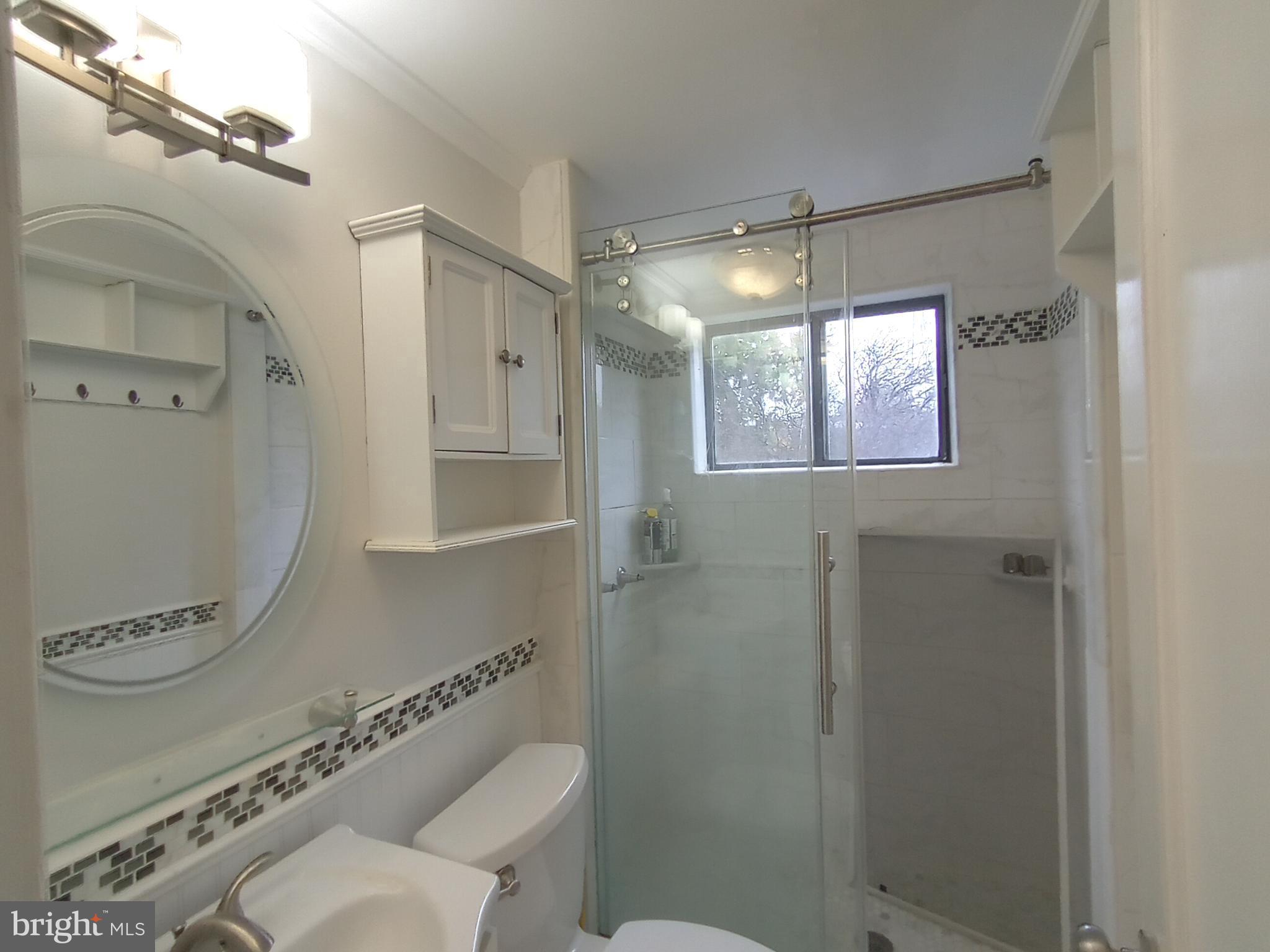 11305 Galt Avenue Silver Spring, MD 20902 - Photo 26 of 32 Upper floor full bath