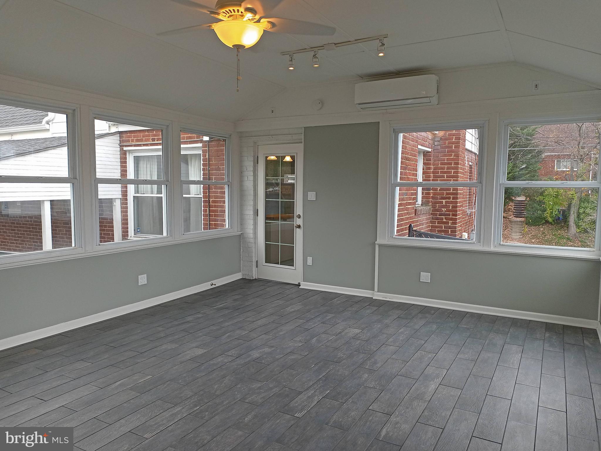 11305 Galt Avenue Silver Spring, MD 20902 - Photo 3 of 32 Great room looking onto the kitchen.
