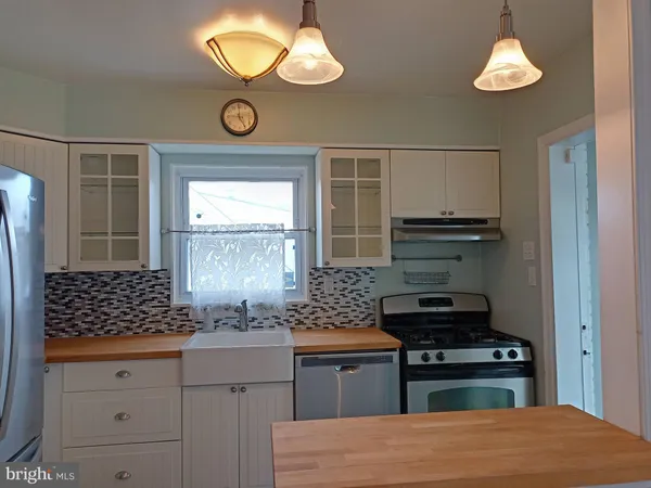 $3,400 | 11305 Galt Avenue, Silver Spring, MD 20902