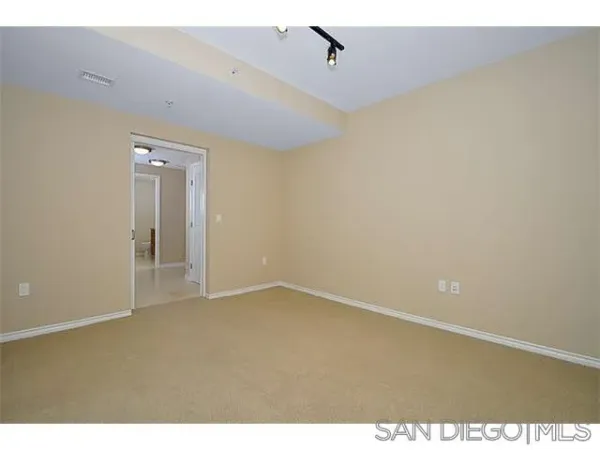 $4,800 | 1431 Pacific Highway, Unit 414, San Diego, CA 92101