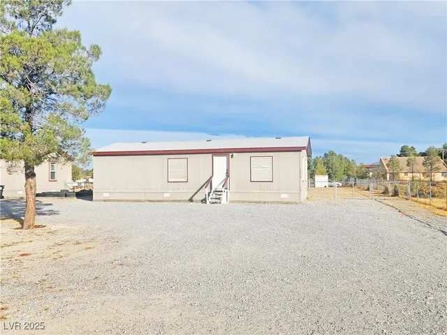 $1,035 | 1550 West Irons Street, Unit B, Pahrump, NV 89048