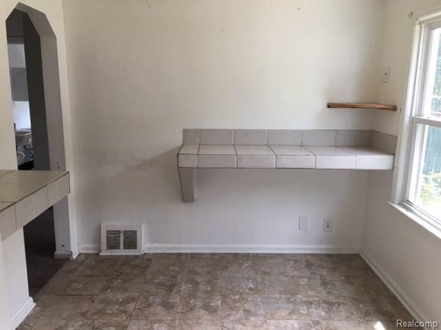 8126 Standard Street Center Line, MI 48015 - Photo 4 of 13