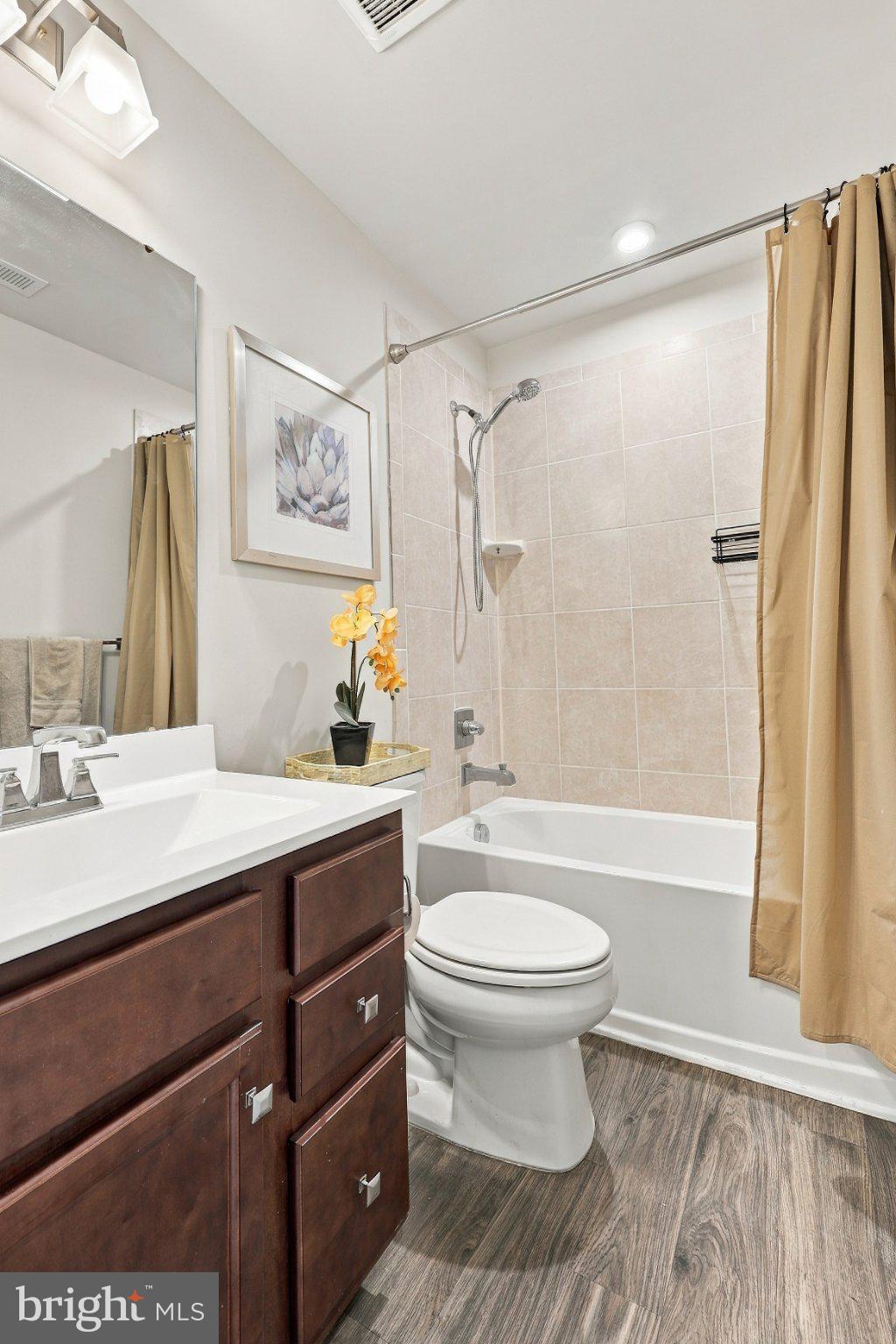 7 Cardinal Court Sewell, NJ 08080 - Photo 29 of 40 hall bath