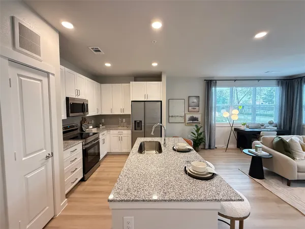 $1,905 | 19939 Longenbaugh Road, Unit B3201, Cypress, TX 77433