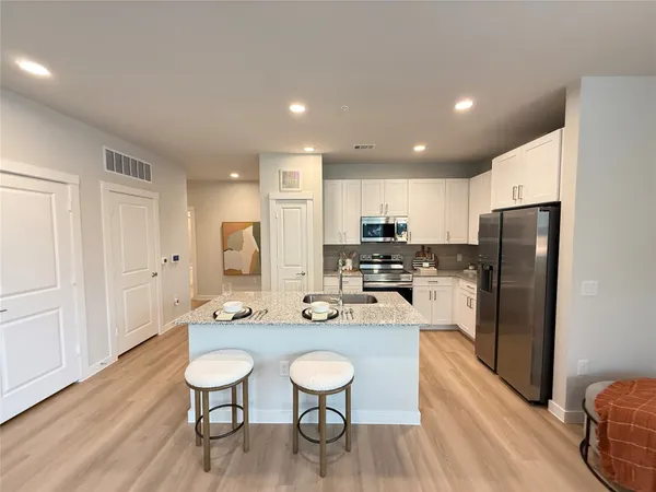 $1,905 | 19939 Longenbaugh Road, Unit B3201, Cypress, TX 77433