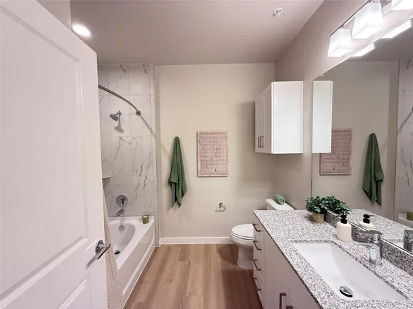 $1,905 | 19939 Longenbaugh Road, Unit B3201, Cypress, TX 77433