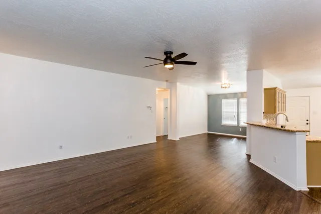 $1,995 | 2834 Trinity Glen Lane, Houston, TX 77047