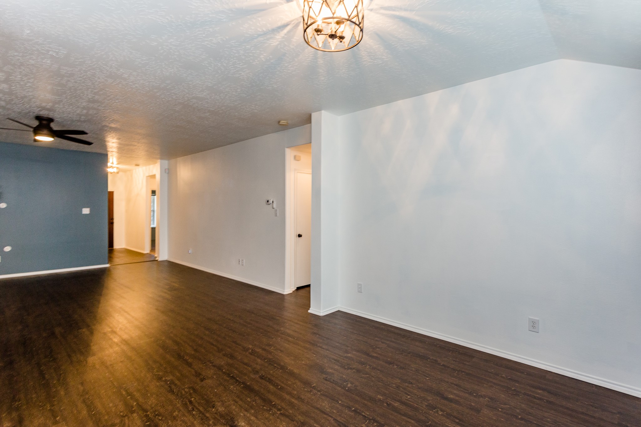 2834 Trinity Glen Lane Houston, TX 77047 - Photo 15 of 30 Main living areas - no carpet!!