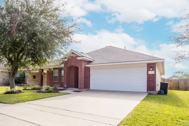 $1,995 | 2834 Trinity Glen Lane, Houston, TX 77047