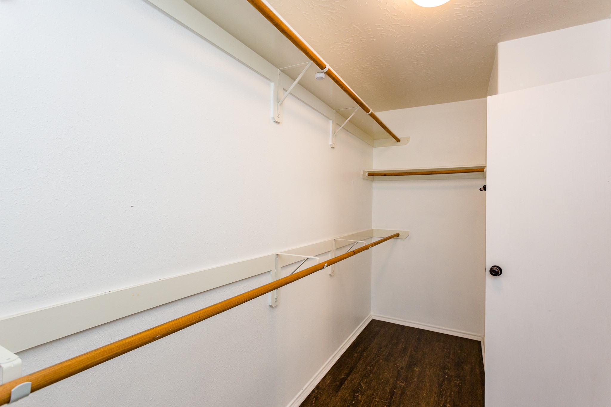 2834 Trinity Glen Lane Houston, TX 77047 - Photo 21 of 30 Oversized walk-in closet in primary bedroom.
