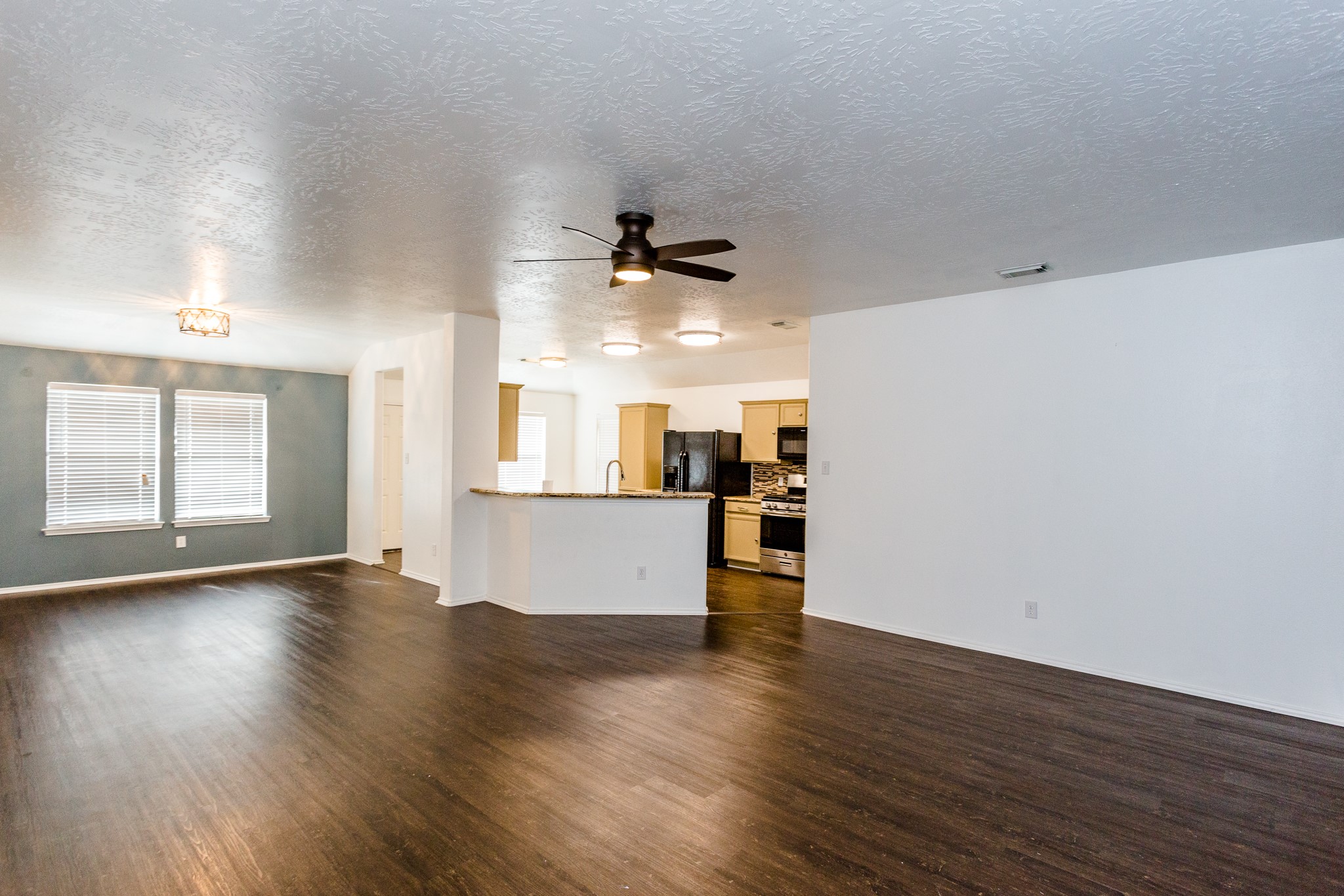 2834 Trinity Glen Lane Houston, TX 77047 - Photo 30 of 30 Fantastic open floor plan with beautiful flooring! Formal dining and breakfast room.