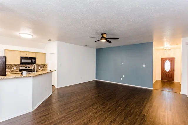 $1,995 | 2834 Trinity Glen Lane, Houston, TX 77047