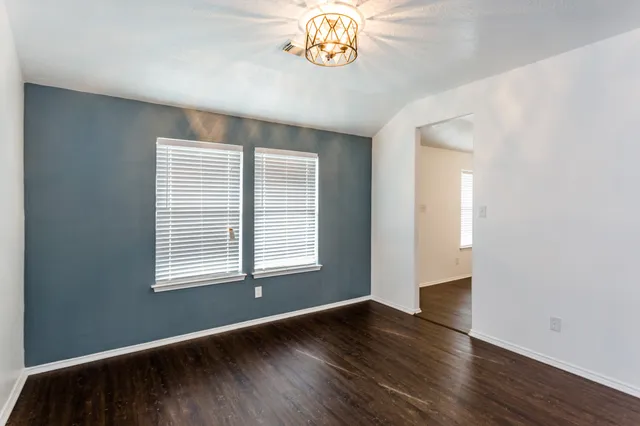 $1,995 | 2834 Trinity Glen Lane, Houston, TX 77047