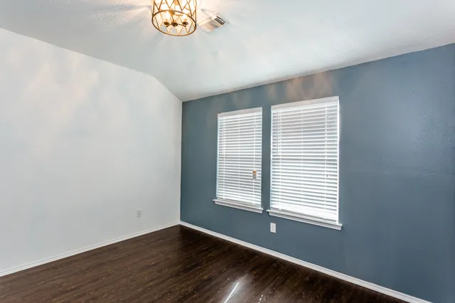 $1,995 | 2834 Trinity Glen Lane, Houston, TX 77047