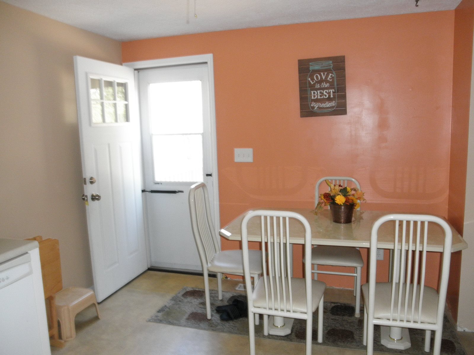 46 B Windham Road Hudson, NH 03051 - Photo 3 of 10