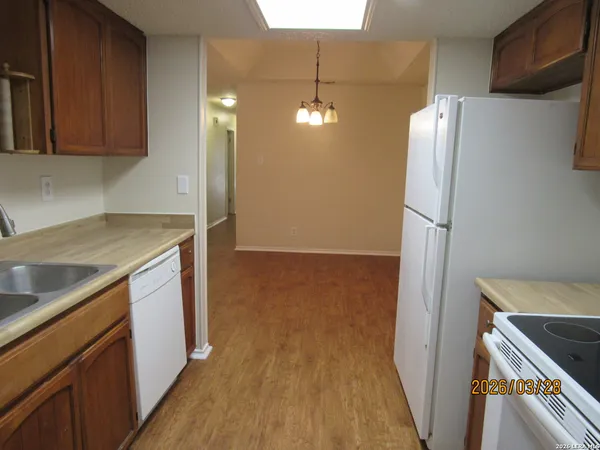 $1,700 | 13815 Parksite Woods, San Antonio, TX 78249