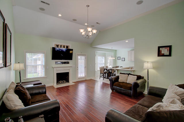 179 Greyback Road Summerville, SC 29483 - Photo 9 of 39 179 Greyback (18)0018