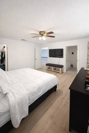 $2,250 | 810 Augusta Drive, Unit 810, Houston, TX 77057